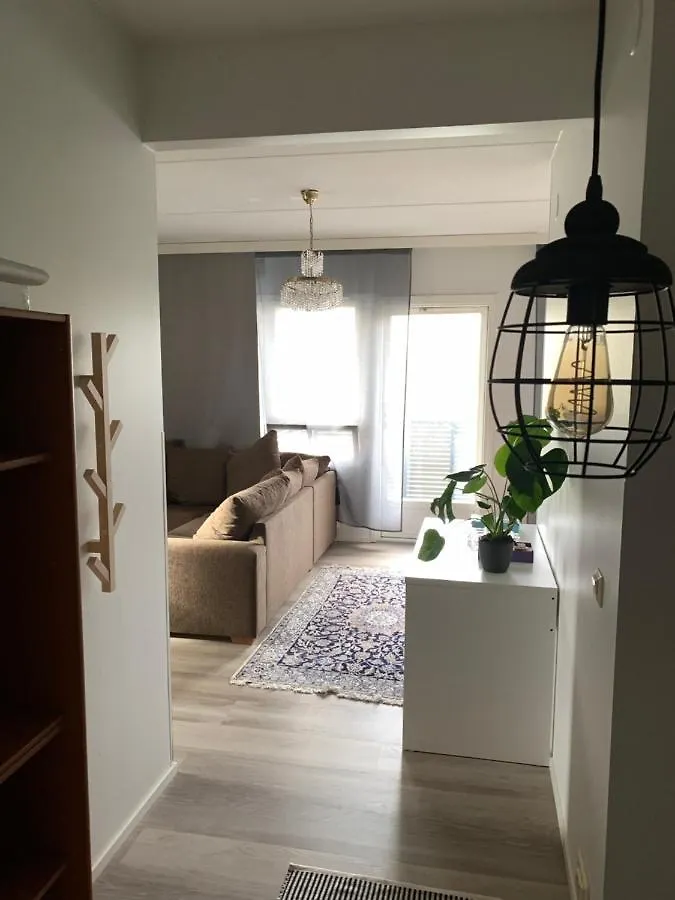 Spacious Apartment Next To Metro, Beach, Shopping Centre Helsinki